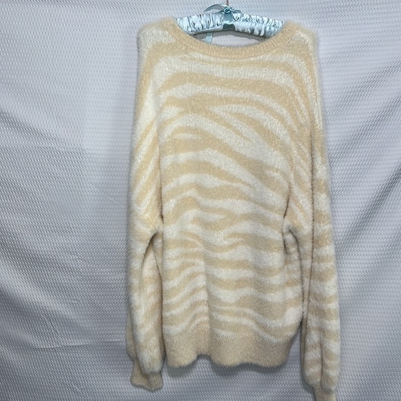 NWT Loft soft Nylon sweater - Picture 5 of 10